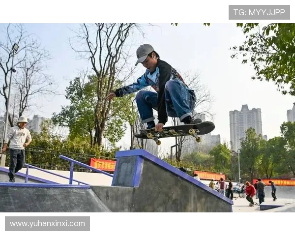 重庆滑板队的速度变革引发热议展现年轻力量与城市活力